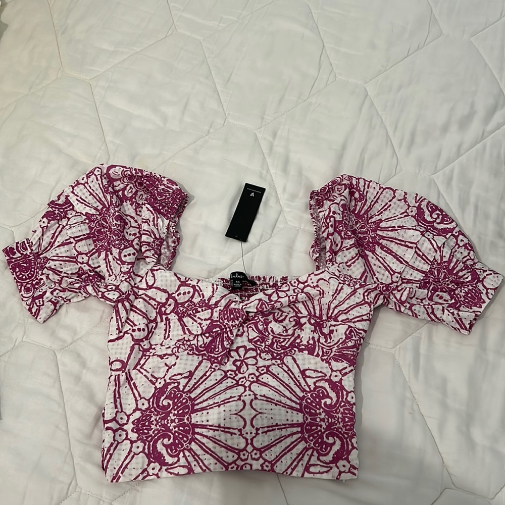 Women’s Lulu’s Pink and White Floral Top Size XS NWT